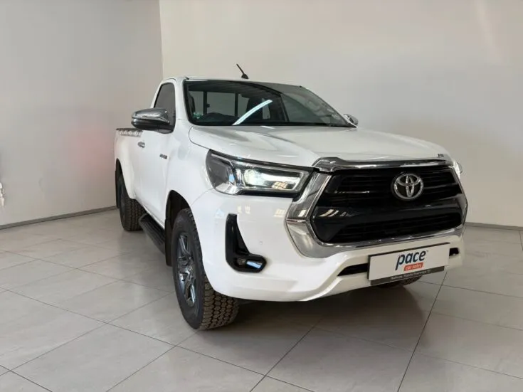 2023 Toyota Hilux/2.8 GD-6 RB RAIDER 6AT S/C – Front Feature Photo