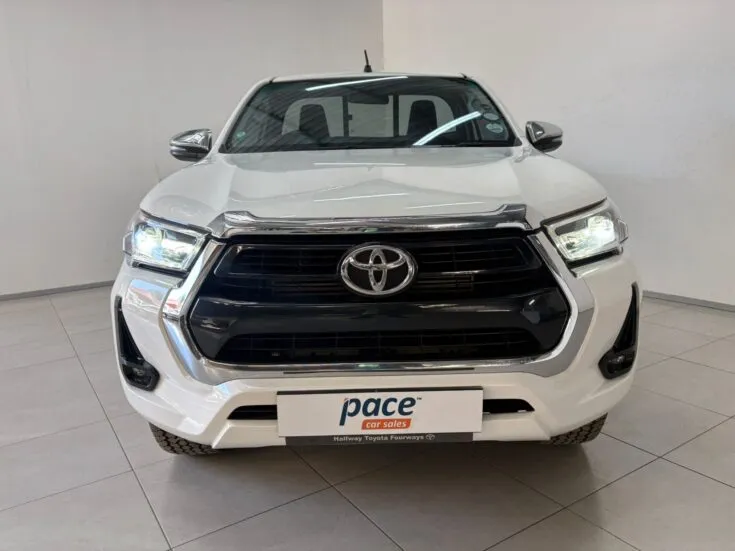 2023 Toyota Hilux/2.8 GD-6 RB RAIDER 6AT S/C – Front Photo