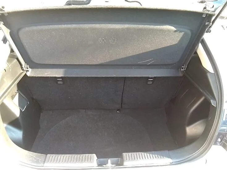 2023 Toyota Starlet/1.5 XS 4AT – Boot / Loadbin