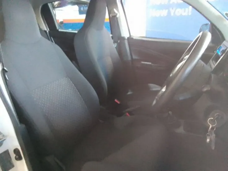 2023 Toyota Vitz/1.0 5MT – Front Seats