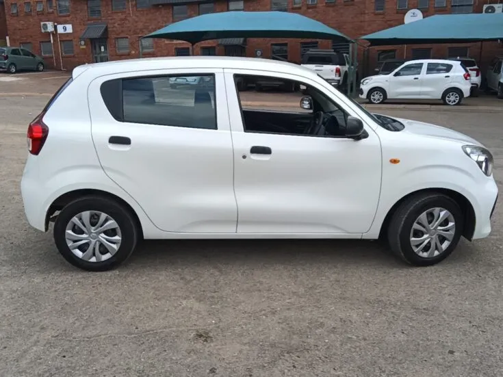 2023 Toyota Vitz/1.0 5MT – Right Side Photo