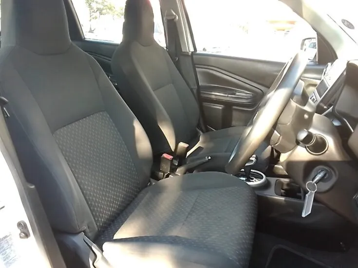 2023 Toyota Vitz/1.0 XR 4-AMT – Front Seats