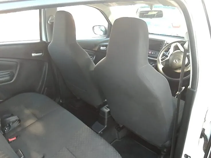 2023 Toyota Vitz/1.0 XR 4-AMT – Interior