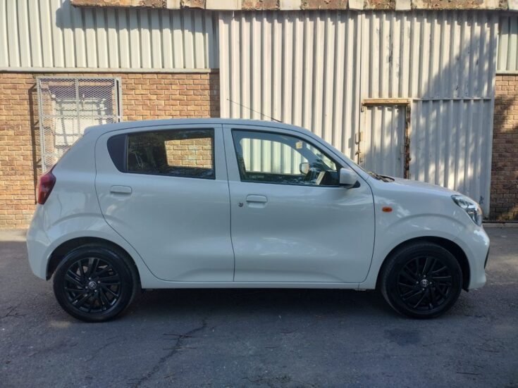 2023 TOYOTA VITZ 1.0 XR MANUAL – Right Side Photo