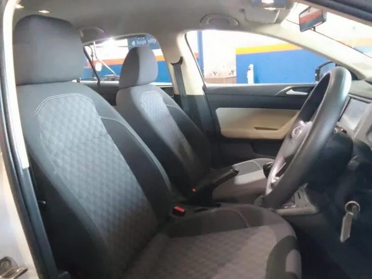 2023 Volkswagen Polo Sedan/1.6I TRENDLINE – Front Seats