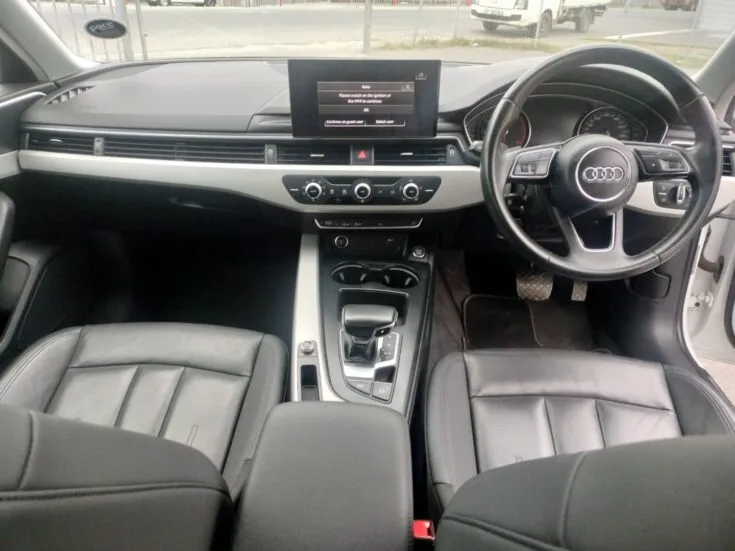 2024 Audi A4/2.0L 35 TFSI S TRONIC 7AT 4X2 – Interior