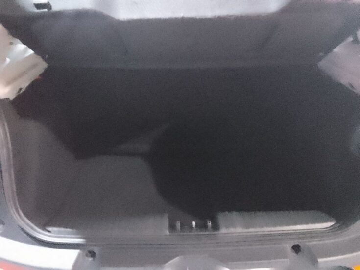 2024 CITRIEN C-3 FEEL MANUAL – Boot / Loadbin