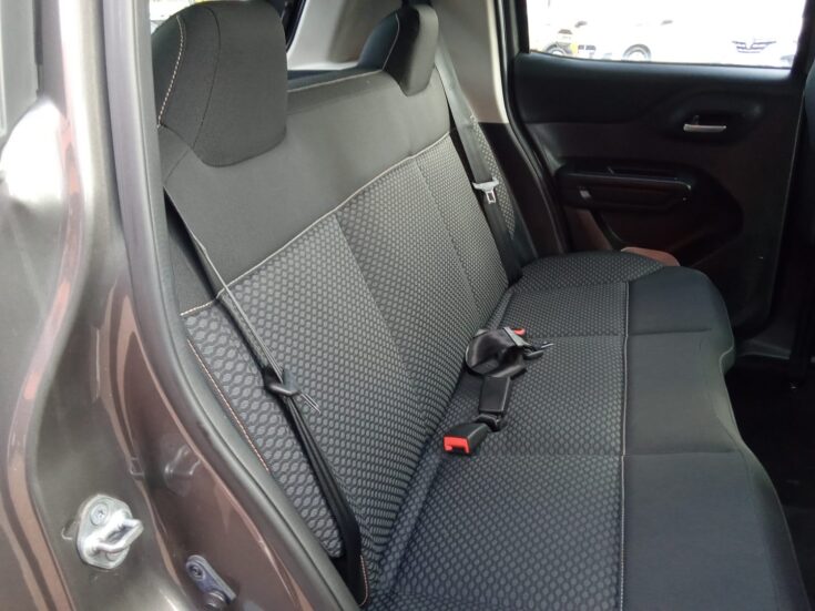 2024 CITROEN C3 FEEL MANUAL – Rear Seats