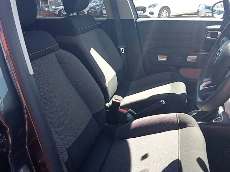2024 Citroen C3/SHINE 1.2 PURETECH 81KW TURBO AUTO – Front Seats