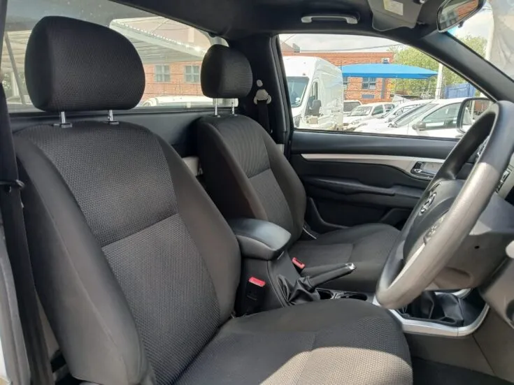 2024 Great Wall STEED 5/2.0 S 6MT 2WD – Front Seats