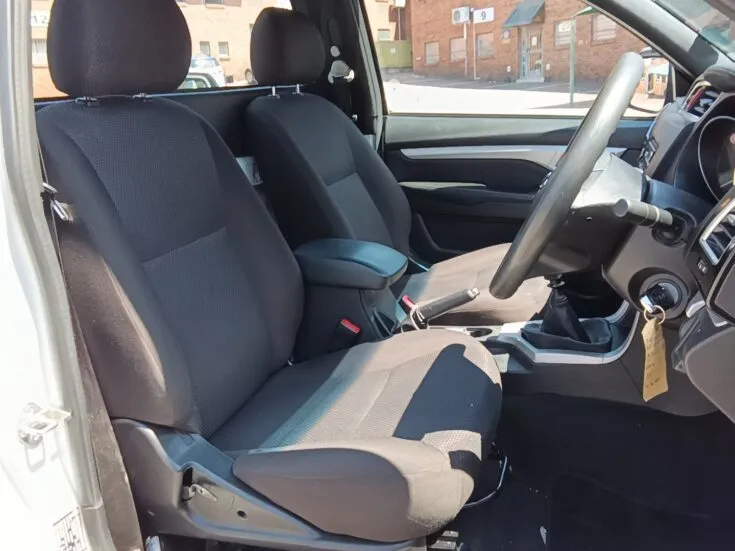 2024 Great Wall STEED 5/2.0 S 6MT 2WD – Front Seats