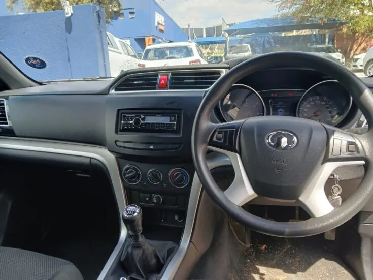 2024 Great Wall STEED 5/2.0 S 6MT 2WD – Interior