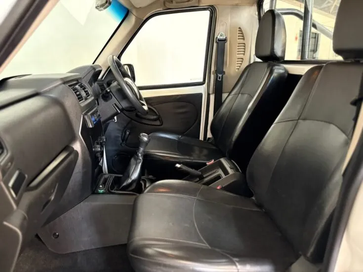 2024 Mahindra PIK-UP SCAB/2.2T S4 6MT 4X2 – Front Seats