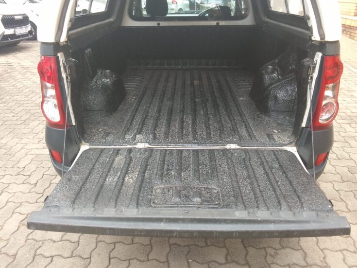 2024 NISSAN NP200 1.6 A/C SAFETY PACK P/U S/C – Boot / Loadbin