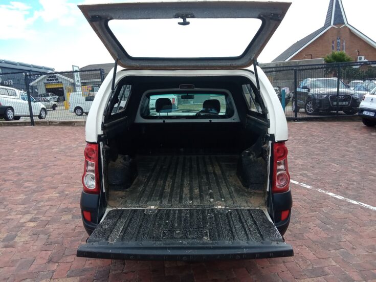 2024 NISSAN NP200 1.6 A/C SAFETY PACK P/U S/C – Boot / Loadbin