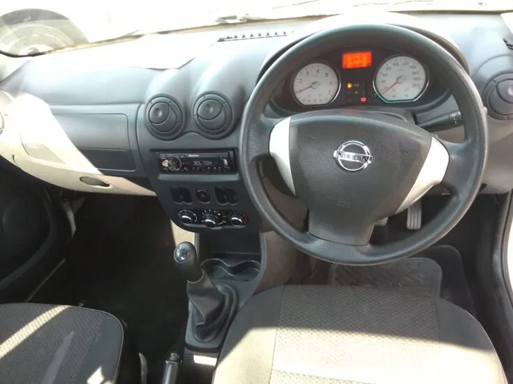 2024 Nissan Np200/1.6 STEALTH LIMITED EDITION – Dashboard