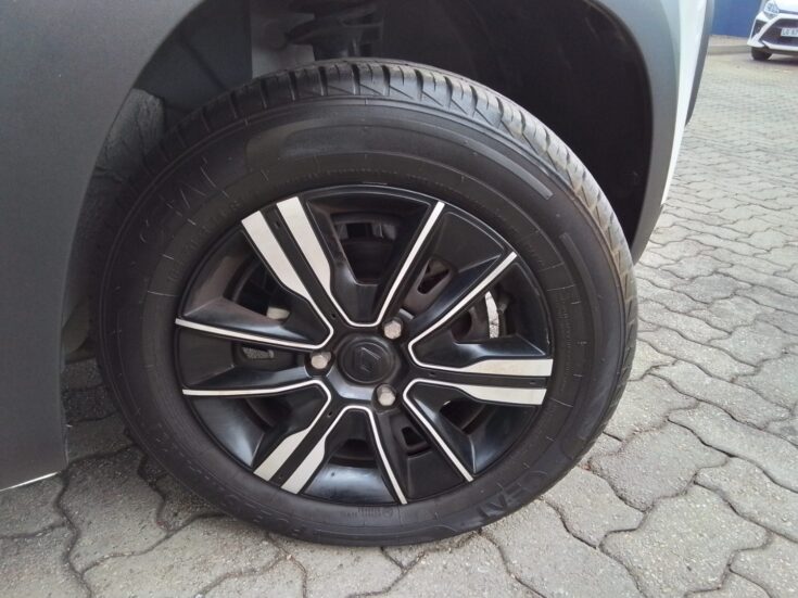 2024 RENAULT KWID 1.0 CLIMBER 5DR – Wheel Example