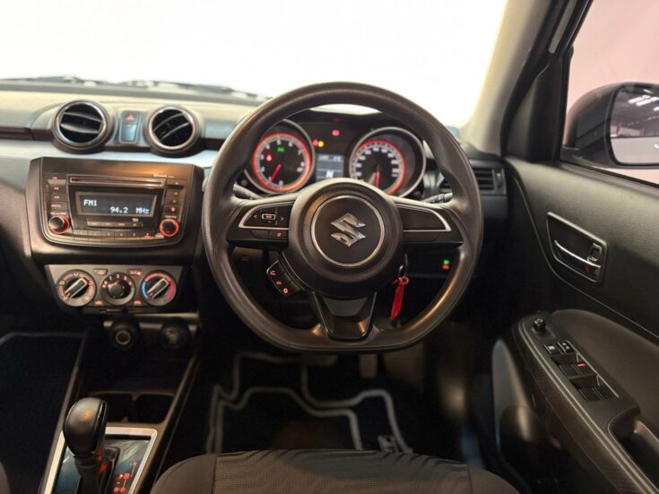 2024 SUZUKI SWIFT 1.2 GL AMT. – Left Side Photo