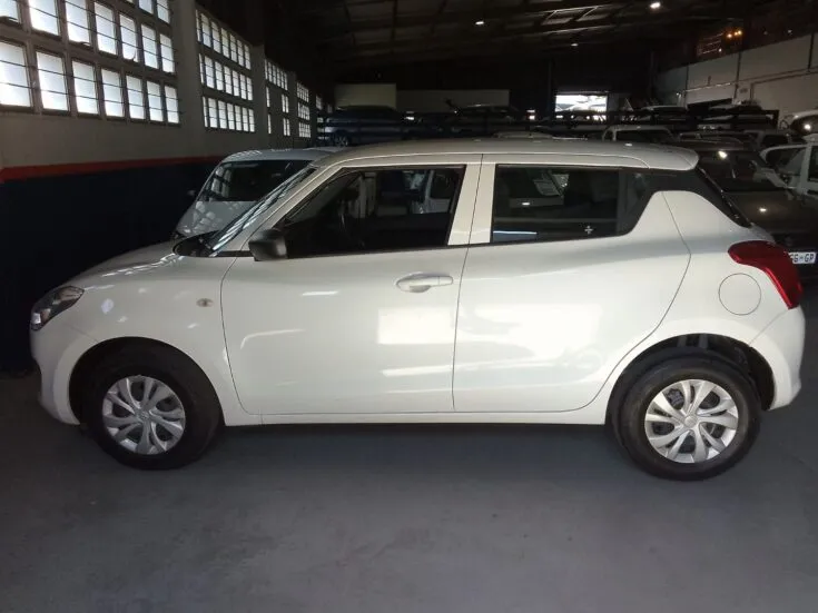 2024 Suzuki SWIFT/1.2 GL MT – Left Side Photo
