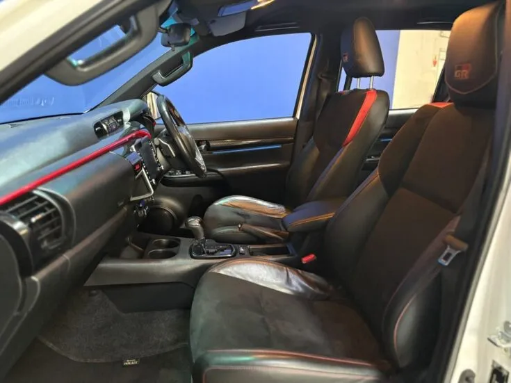 2024 Toyota Hilux/2.8GD6 RB RAIDER AT DC – Front Seats