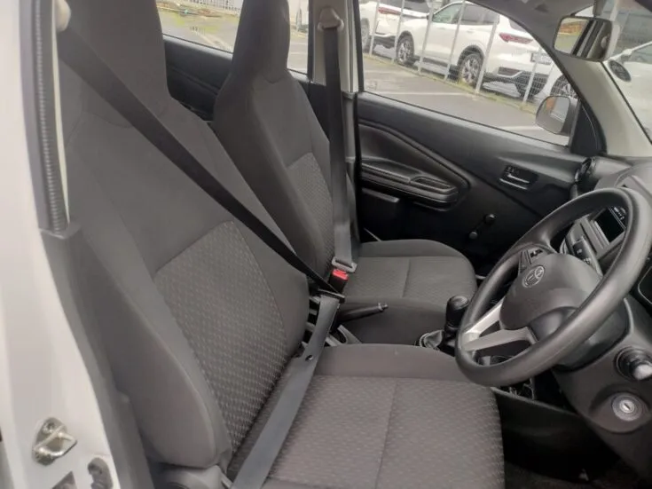 2024 Toyota Vitz/1.0 5MT – Front Seats