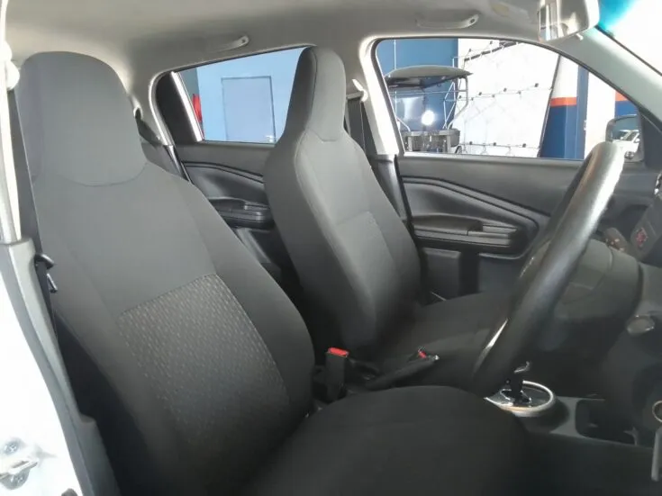 2024 Toyota Vitz/1.0 XR 4-AMT – Front Seats