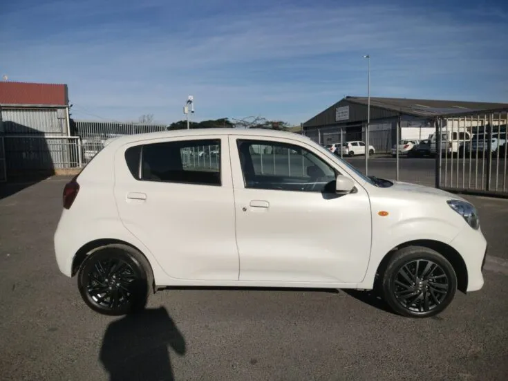 2024 Toyota Vitz/1.0 XR 4-AMT – Right Side Photo