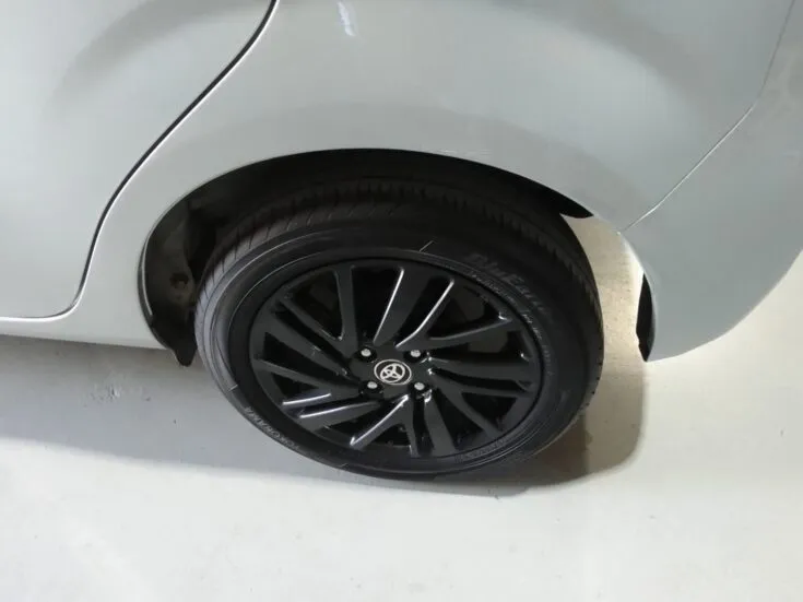 2024 Toyota Vitz/1.0 XR 5MT – Boot / Loadbin