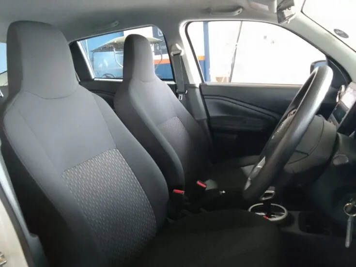 2024 Toyota Vitz/1.0 XR 5MT – Front Seats