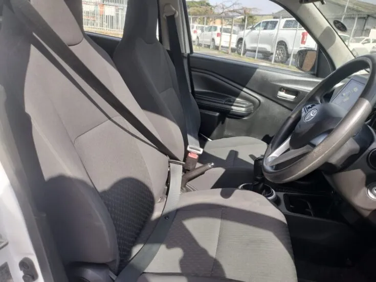 2024 Toyota Vitz/1.0 XR 5MT – Front Seats