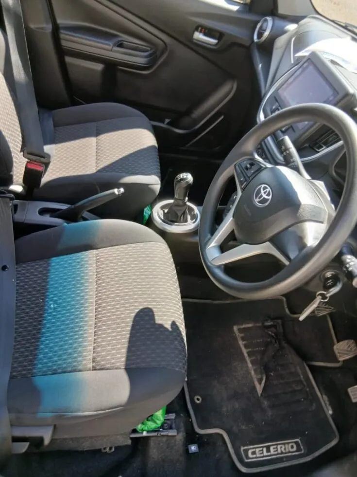 2024 Toyota Vitz/1.0 XR 5MT – Front Seats