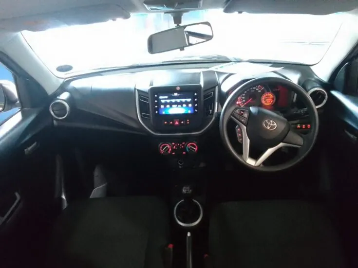 2024 Toyota Vitz/1.0 XR 5MT – Interior