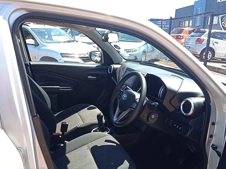 2024 Toyota Vitz/1.0 XR 5MT – Interior