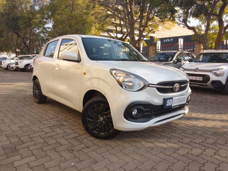 2024 TOYOTA VITZ 1.0 XR AMT – Front Feature Photo