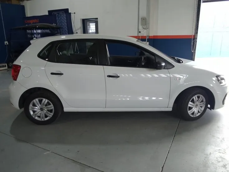 2024 Volkswagen Polo Vivo Hatch/1.4 VIVO LIFE 5MT – Right Side Photo