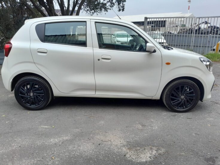 2024 VW POLO VIVO 1.4 TRENDLINE MANUAL – Right Side Photo