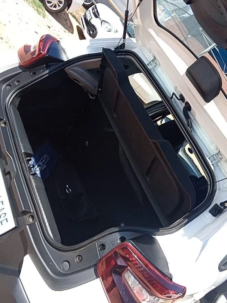 2025 Citroen C3/1.2 PLUS 5MT – Boot / Loadbin