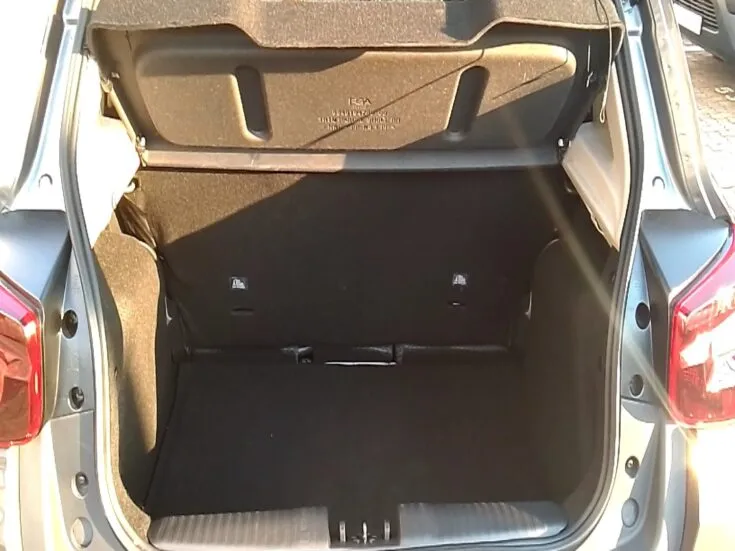 2025 Citroen C3/1.2 PLUS 5MT – Boot / Loadbin