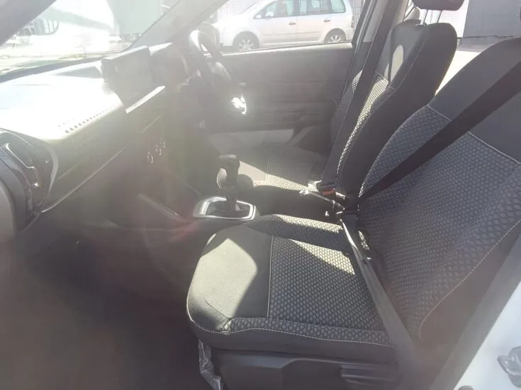 2025 Citroen C3/1.2 PLUS 5MT – Interior