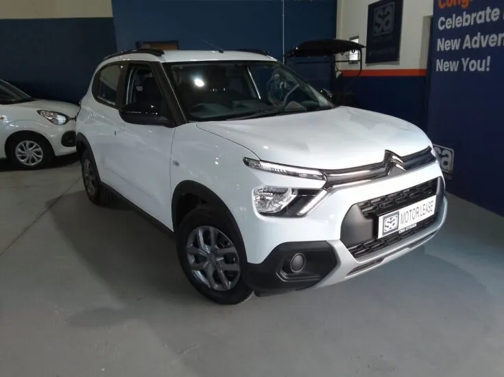 2025 Citroen C3 Plus 1.2 M/T – Front Feature Photo