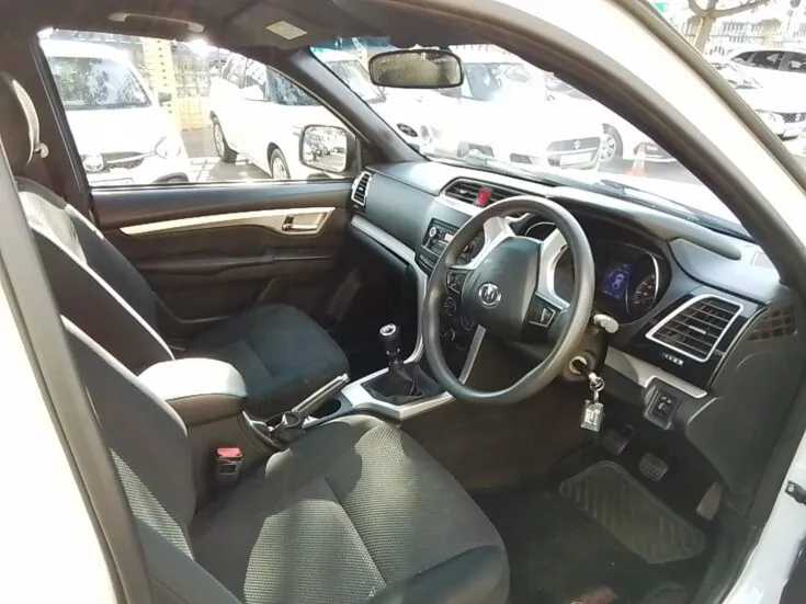 2025 Great Wall STEED 5/2.0 S 6MT 2WD – Interior