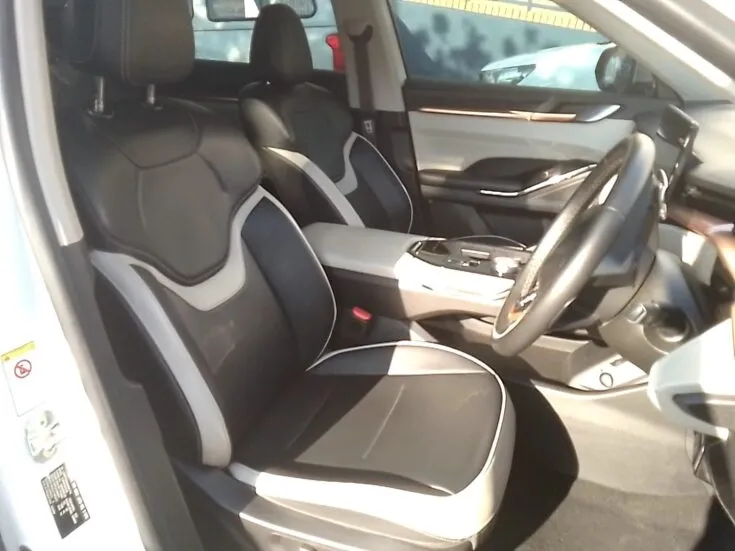 2025 Haval H6/2.0T 7DCT 4WD LUXURY – Front Seats