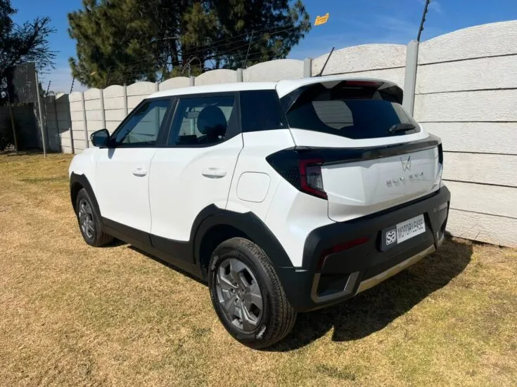 2025 Mahindra Xuv3X0/1.2 AX5 6AT – Back Feature Photo
