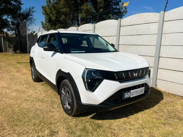 2025 Mahindra Xuv3X0/1.2 AX5 6AT