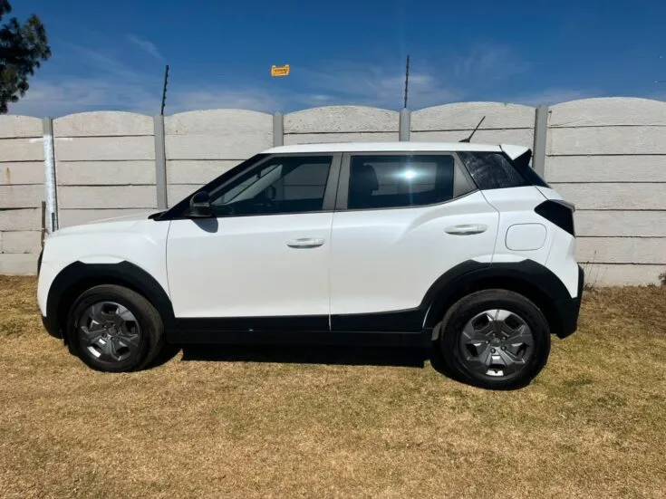 2025 Mahindra Xuv3X0/1.2 AX5 6AT – Left Side Photo