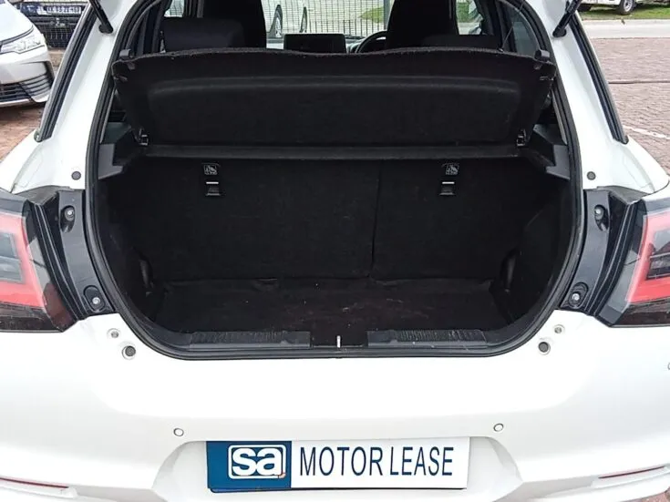 2025 Suzuki Swift/1.2 GL 5MT – Boot / Loadbin