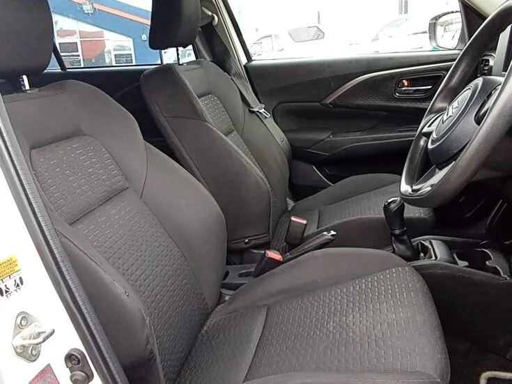 2025 Suzuki Swift/1.2 GL 5MT – Front Seats