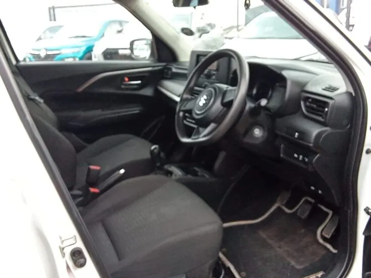 2025 Suzuki Swift/1.2 GL 5MT – Interior