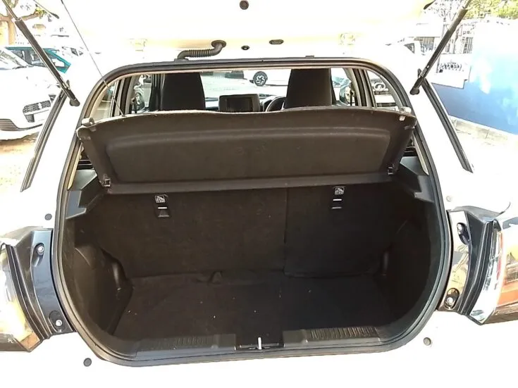 2025 Suzuki Swift/1.2 GL PLUS 5MT – Boot / Loadbin