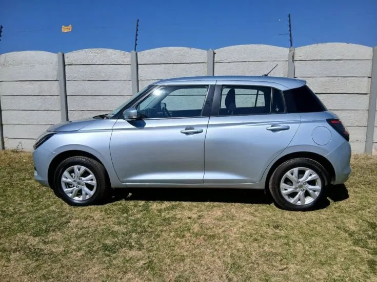 2025 Suzuki Swift/1.2 GL PLUS 5MT – Left Side Photo